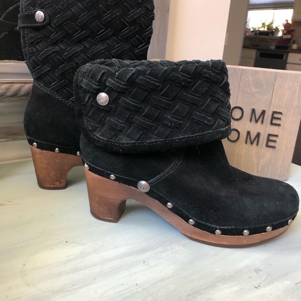 Black Ugg Boot